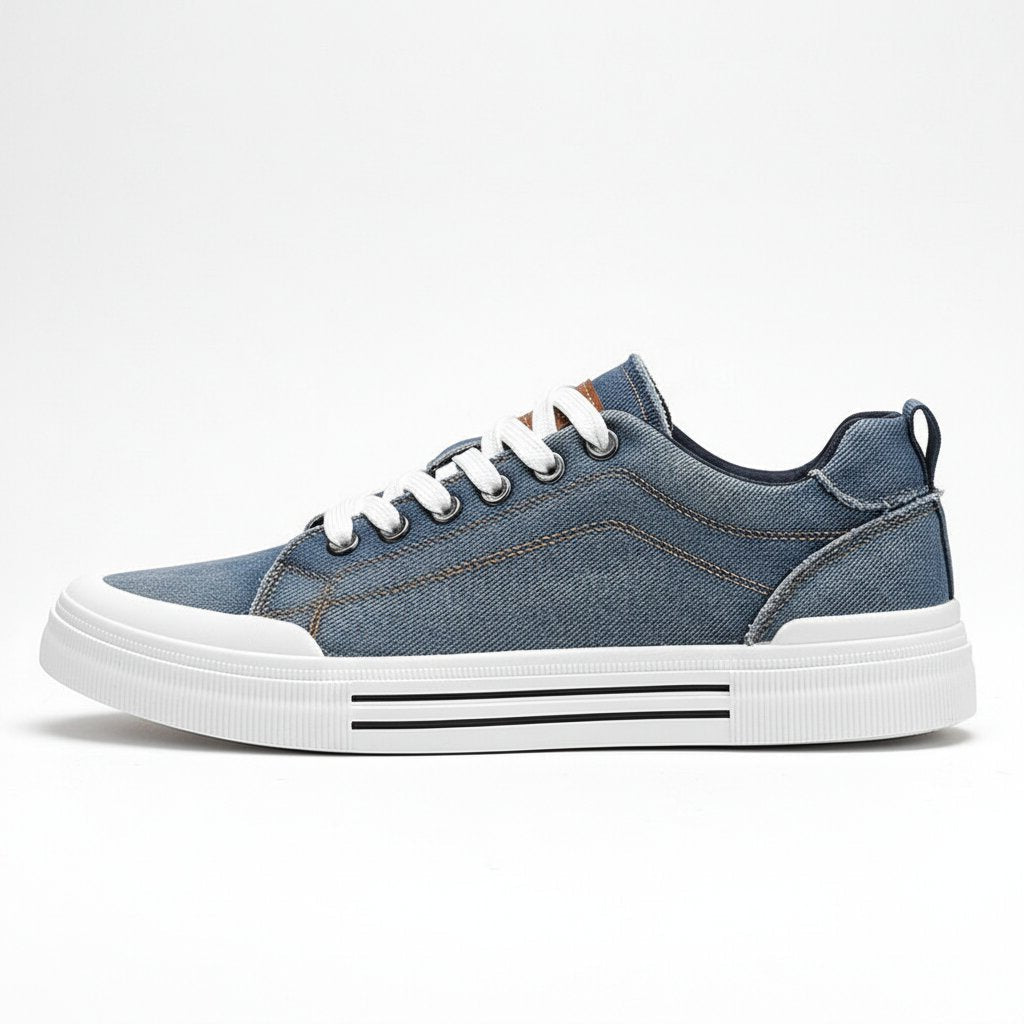 Baskets homme bleues basses vue de profil