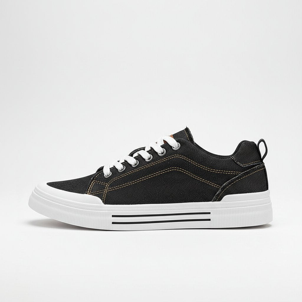 Baskets homme noires basses vue de profil