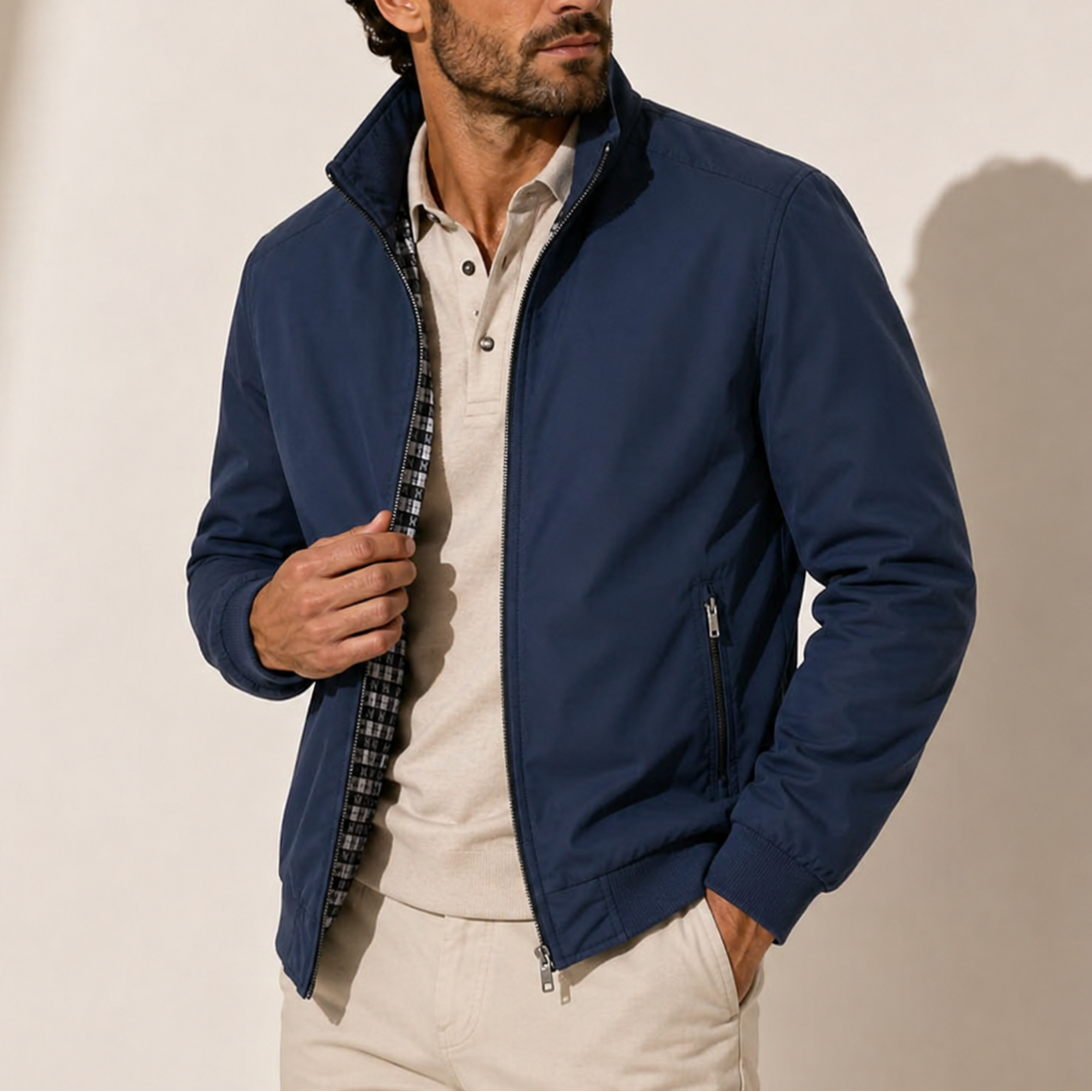 Blouson homme bleu marine à col montant zippé