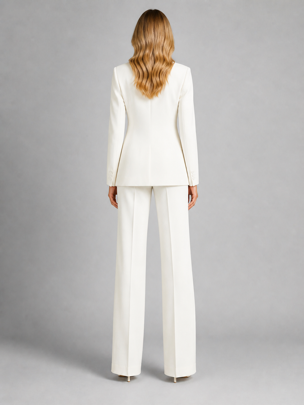 Ensemble blazer pantalon femme blanc vue de dos