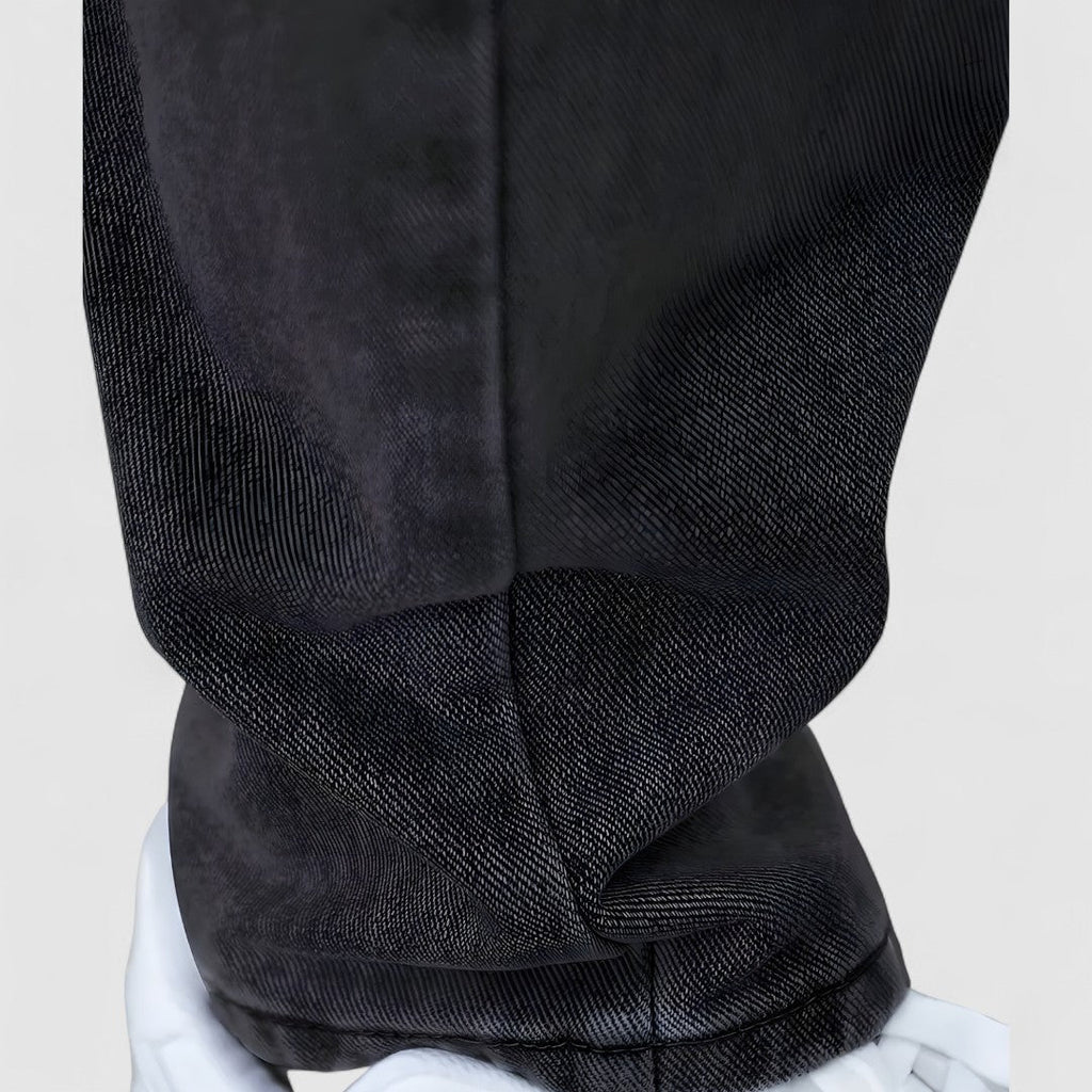 Détail du jean droit homme noir
