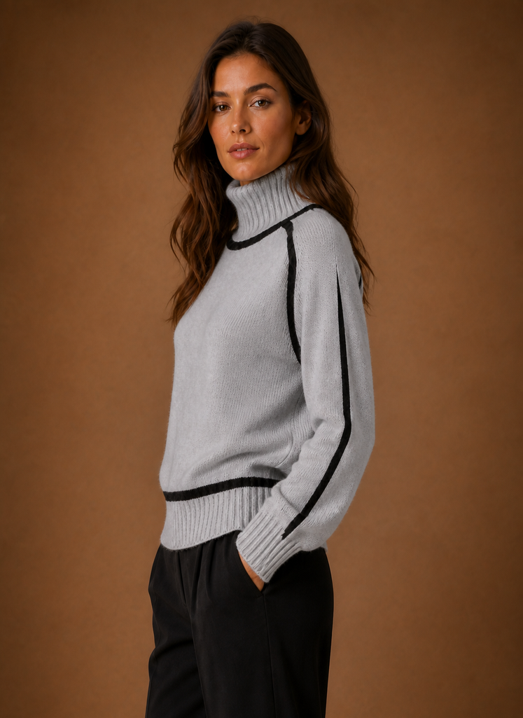 Pull femme gris clair col roulé à liserés contrastés
