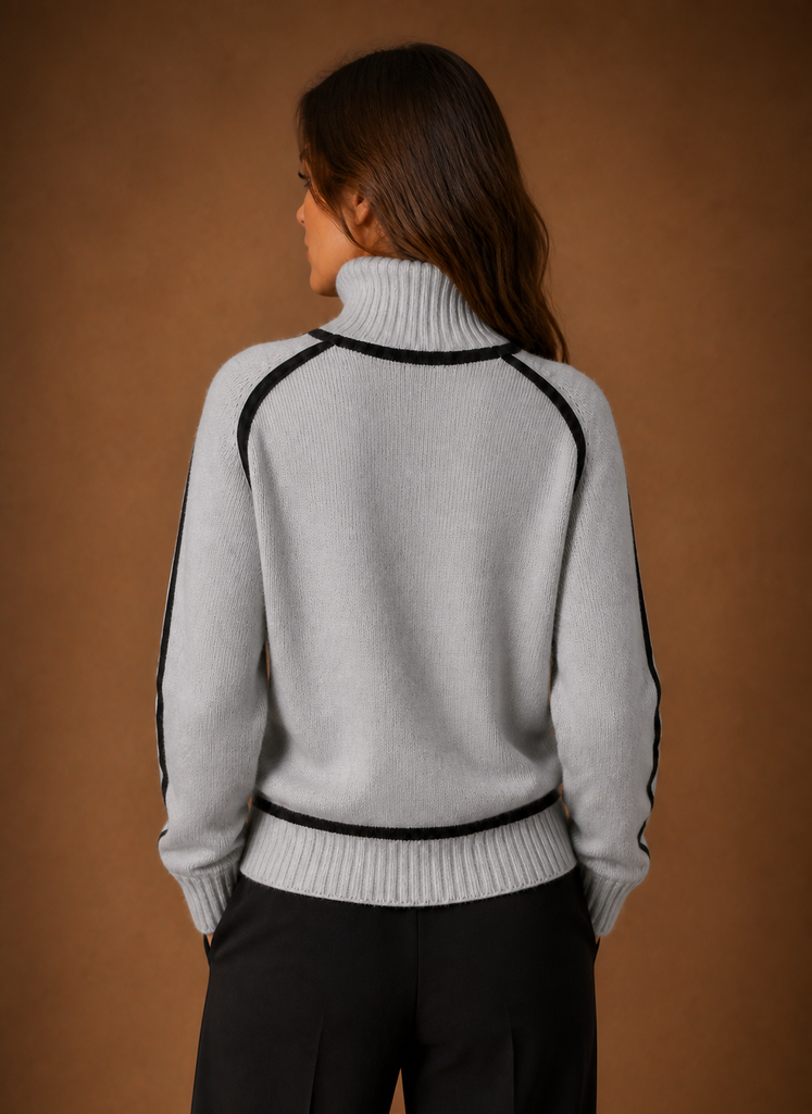 Pull femme gris clair col roulé à liserés contrastés
