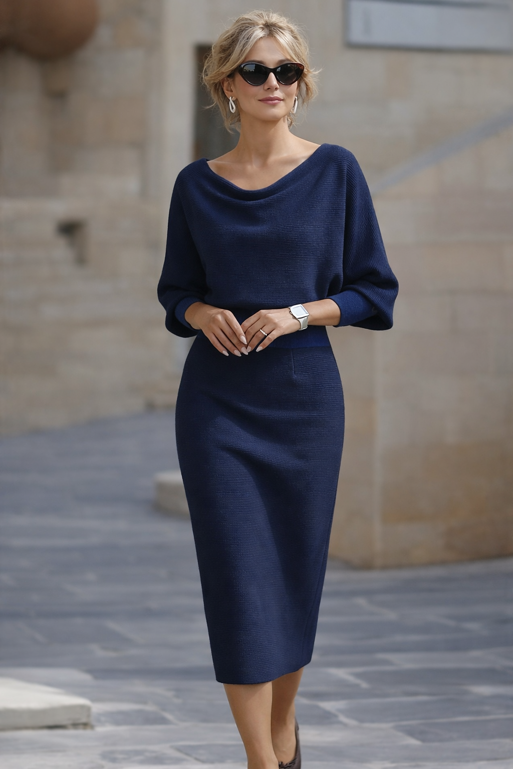 Robe pull femme bleu marine à col bénitier
